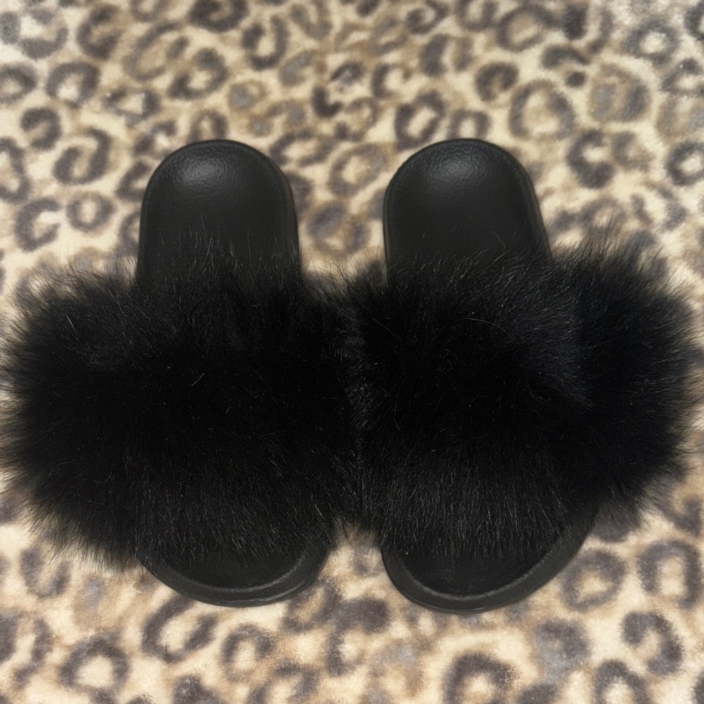Black Furry Slides NNT